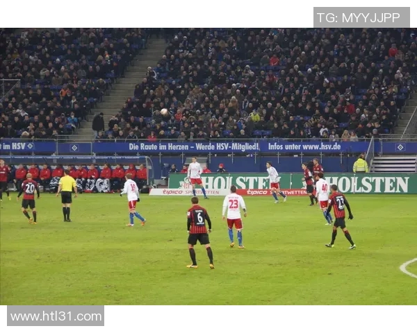 布拉格斯与皮尔森的精彩对决揭示足球战术与团队合作的重要性