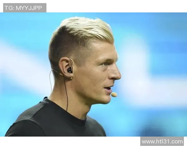 克罗斯：从足球天才到战术大师的辉煌历程与影响力分析